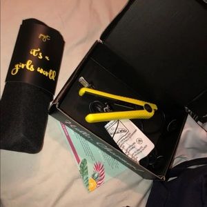 pyt mini hair straightener and lip liner
